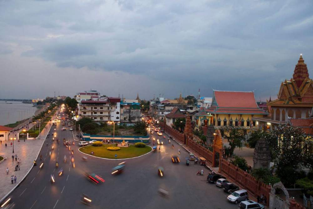 טיילת סיסוואת' (Sisowath Quay)